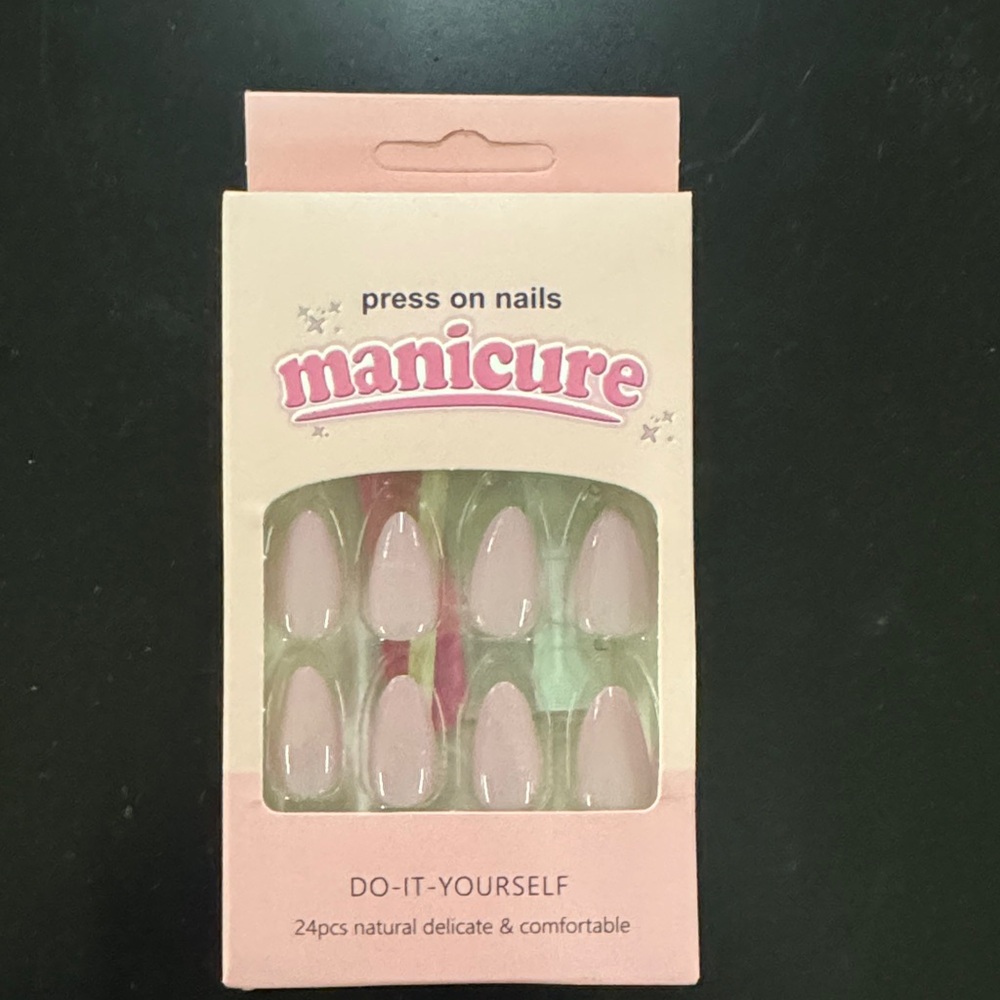 Pink Press On Nails Set